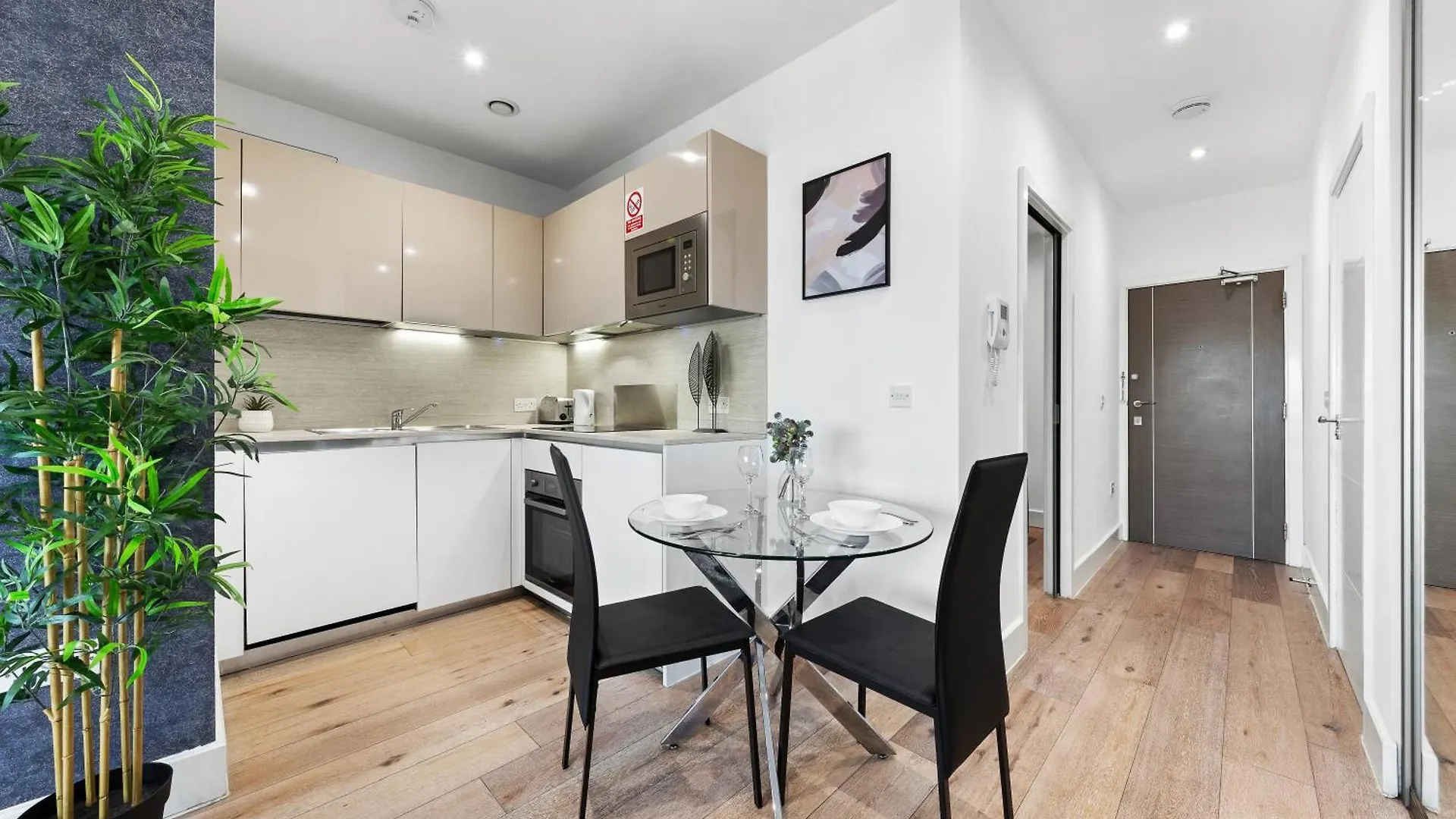 Charming 1-Bed Apartment In London