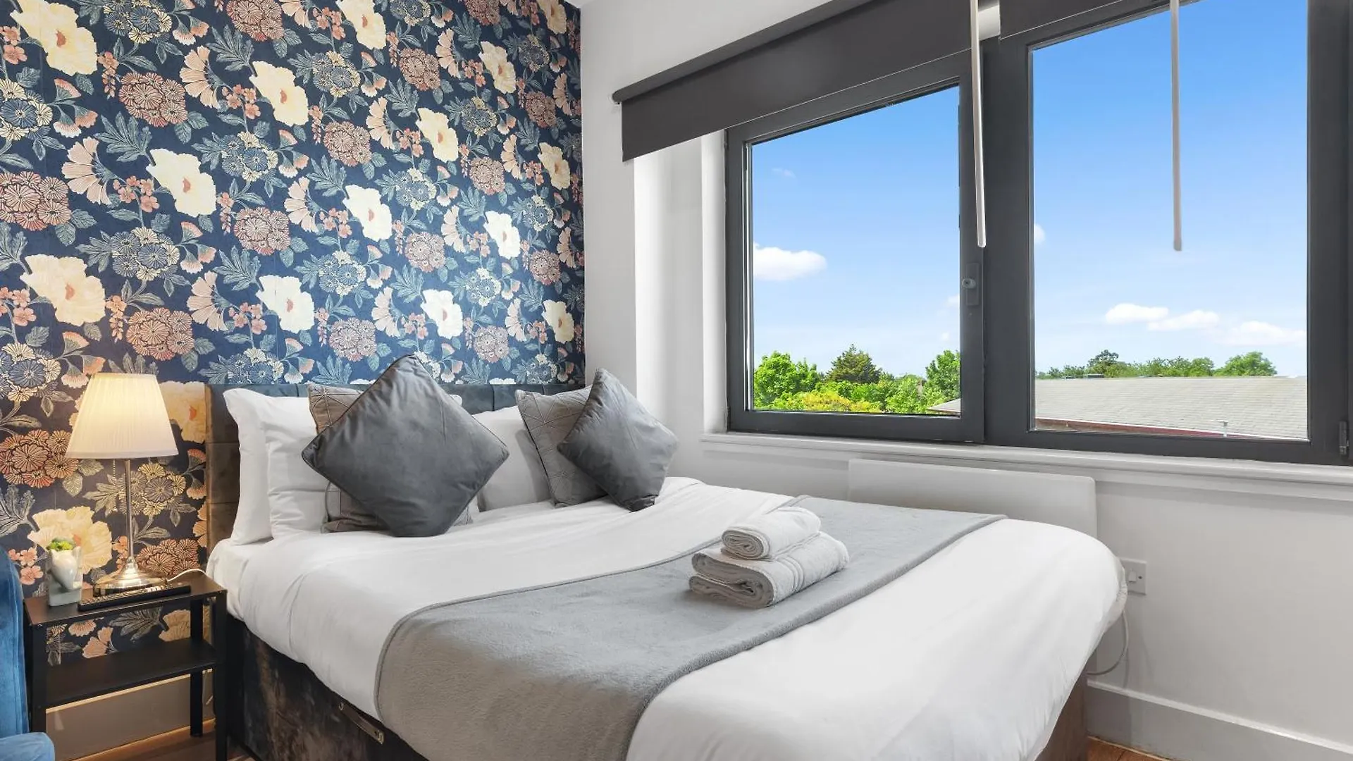 Charming 1-Bed Apartment In Λονδίνο 0*,